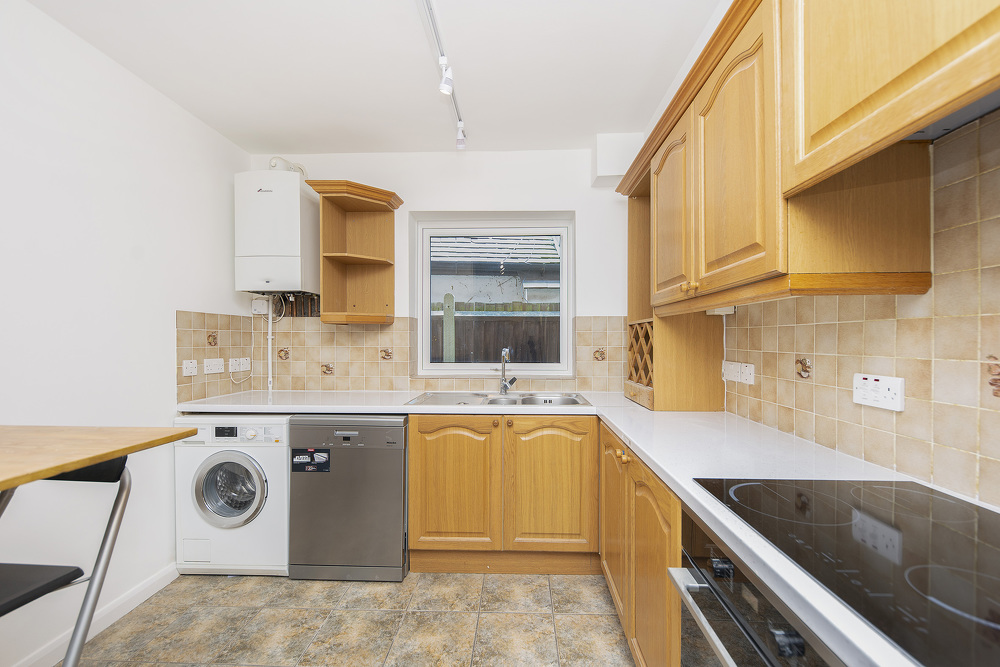 house or flat for sale or rent in south west London